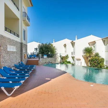 Дом отдыха Casa Azul 2 Bedroom Vila With Ocean View Quinta De Sao Roque